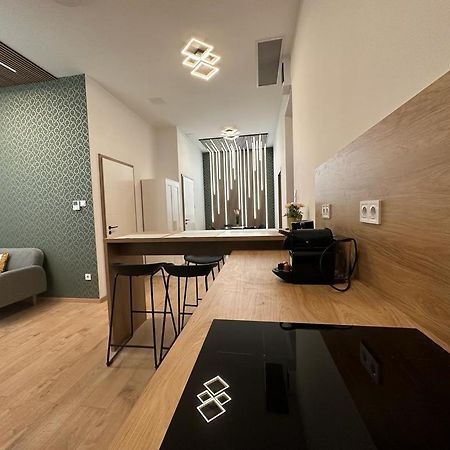 Apartment At Gozsdu Courtyard #Partyzone #Downtown #Freeparking Budapest Exterior photo